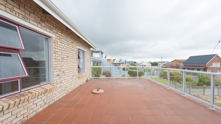 3 Bedroom Property for Sale in Struisbaai Western Cape
